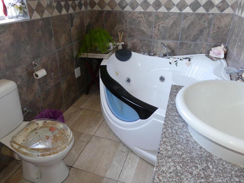 3 Bedroom Property for Sale in Harbour Lights Western Cape